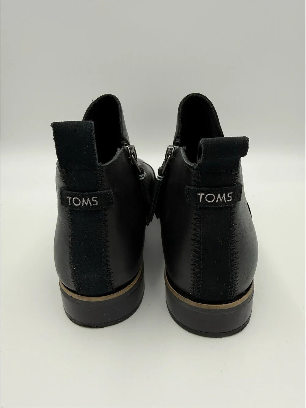 Toms Reese Smooth Black Leather Ankle Boot Bootie Women's Size 7.5 Versatile